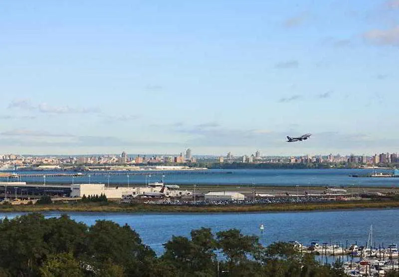 Springhill Suites By Marriott New York Laguardia Airport Hotel