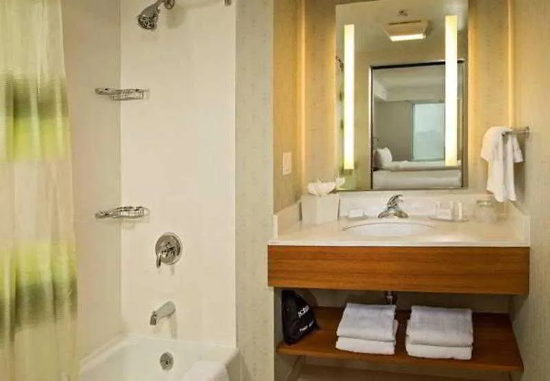 Springhill Suites By Marriott New York Laguardia Airport Otel
